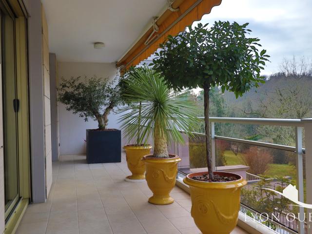 CHARBONNIERES LES BAINS COUP DE CŒUR APPARTEMENT 110 M2 AVEC GRANDE TERRASSE ET BELLES PRESTATIONS AU 1er ET