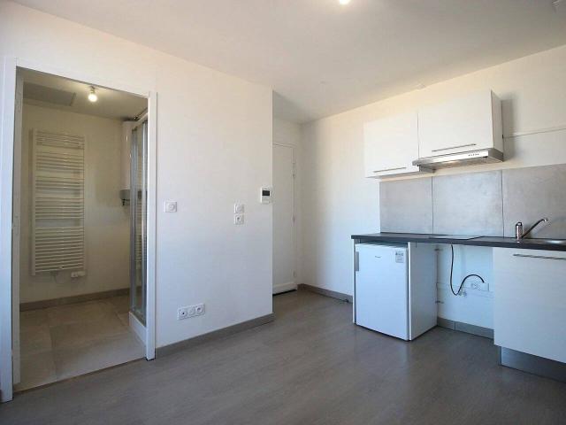 Charbonnières les Bains: Studio récent à louer