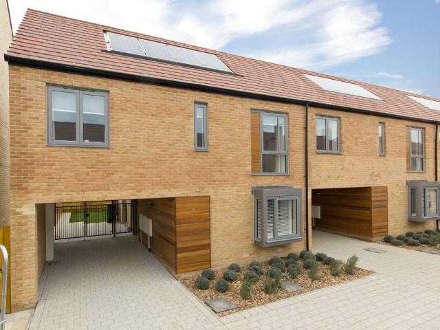 Charger Road, Trumpington, Cambridge 3 bed terraced house to rent £2,300 pcm £531 pw