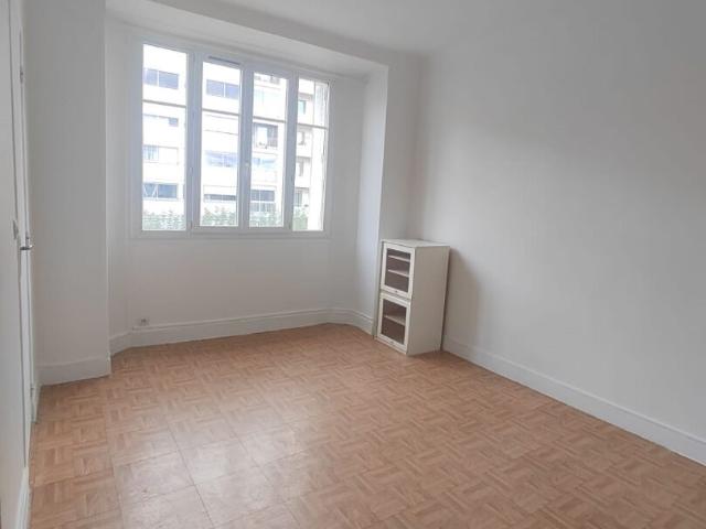CHARENTON LE PONT 1 pièce s 25.64 m2