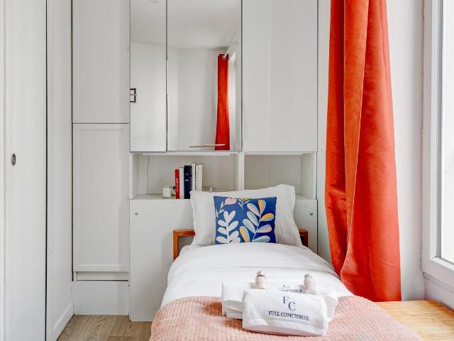 Charenton Suite: Superb Parisian studio apartment, Paris Amsterdam Apartments for Rent
