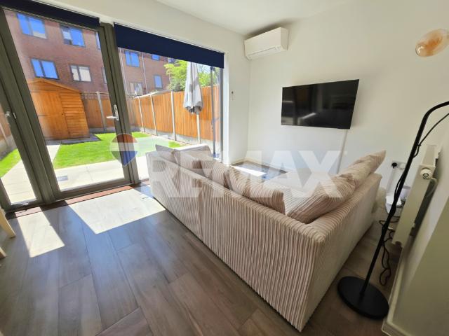 Charford Road, London E16 4 bed terraced house to rent £3,100 pcm £715 pw