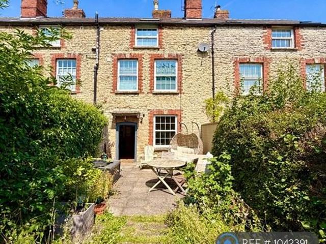 Charfield Road, Wotton Under Edge, GL12 4 bed terraced house to rent £1,645 pcm £380 pw