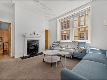 Charing Cross Road, London WC2H 1 bed apartment to rent £2,708 pcm £625 pw