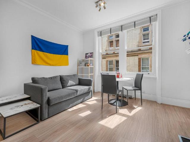 Charing Cross Road, London WC2H 1 bed apartment to rent £2,708 pcm £625 pw
