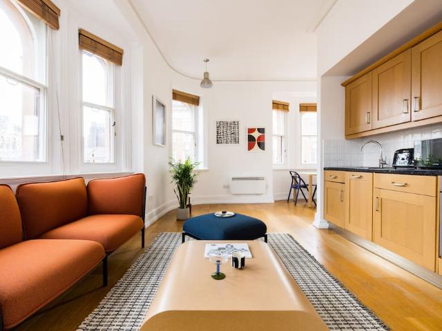 Charing Cross, Strand, London, WC2N 5HS, United Kingdom | 1 bed apartment for rent #100273135 | Rentberry