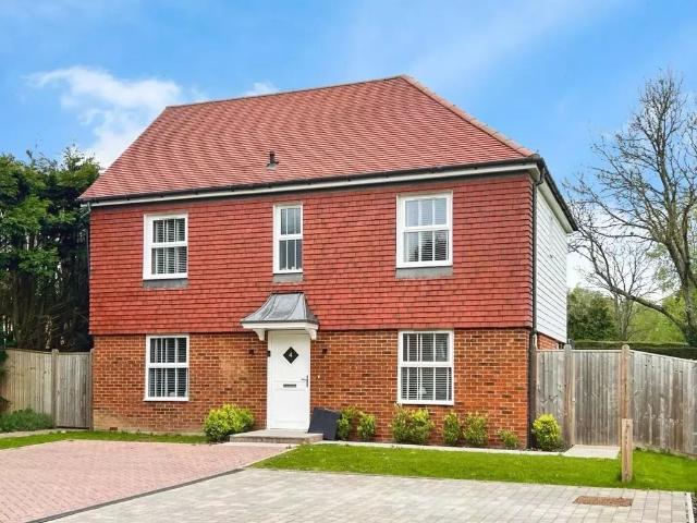 Charing Hill, Charing, Ashford TN27, 3 bed detached house to rent, £1,950 pcm | PrimeLocation