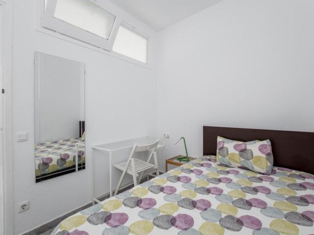 Charismatic double bedroom in hip El Raval