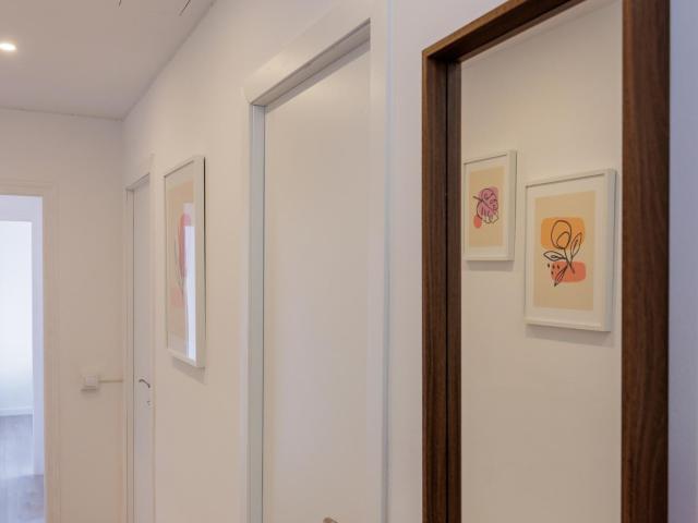 Charismatic double bedroom near the Collblanc metro