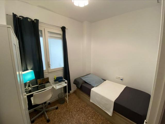 Charismatic single bedroom near the lovely Parc de Joan Miró