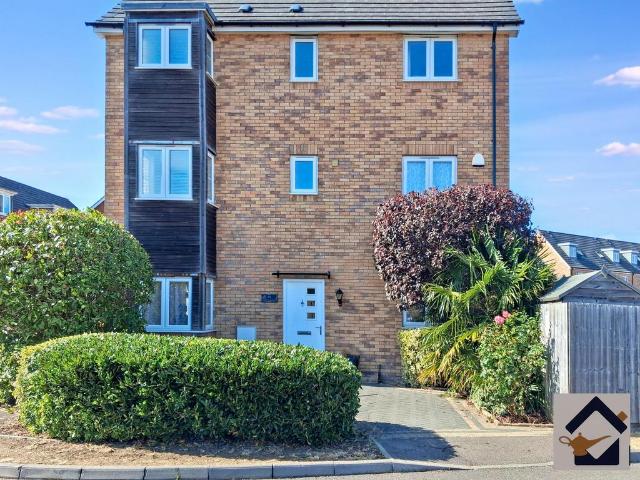 Charisse Gardens, Oxley Park MK4 4 bed townhouse to rent £1,995 pcm £460 pw