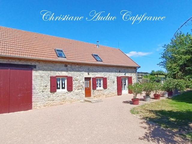 Charolles à 5 minutes, Maison en pierres, rénovée, de 128 m² avec grange attenante aménageable, sur terrain de 2 357 m²