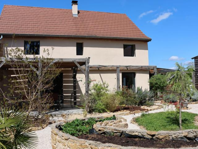 Charolles, maison rénovée avec deux habitations et dépendances