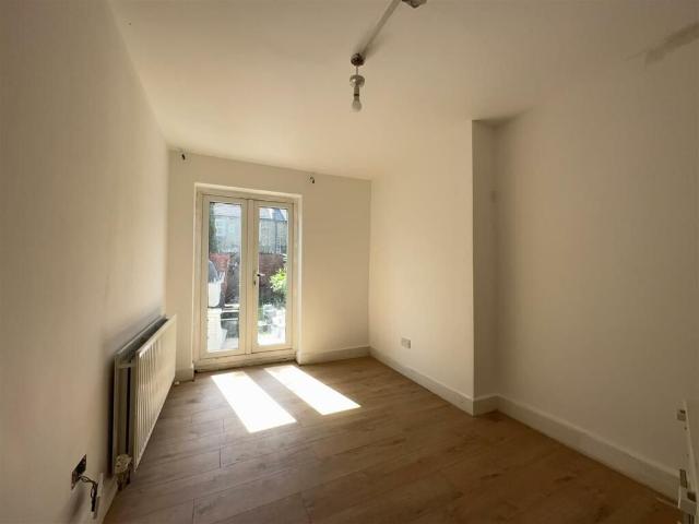 Charlmont Road, London SW17, 6 bed terraced house to rent, £4,250 pcm | PrimeLocation