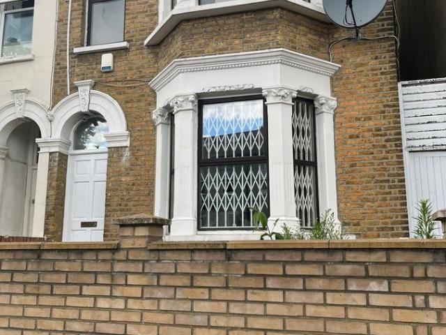 Charlmont Road, London SW17, 6 bed terraced house to rent, £4,250 pcm | PrimeLocation