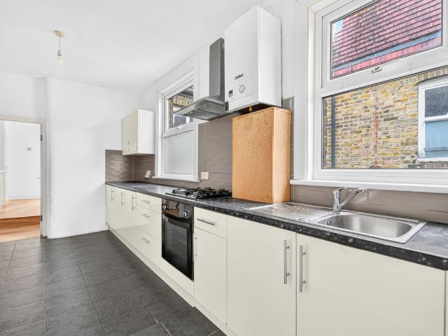 Charlmont Road, London SW17, 2 bed flat to rent, £2,000 pcm | PrimeLocation