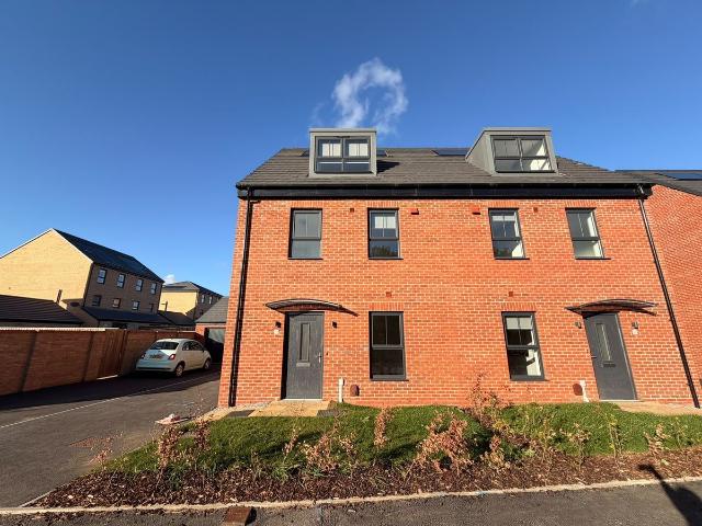 Charlotte Fox Lane, Leeds LS15, 4 bed semi detached house to rent, £2,050 pcm | PrimeLocation