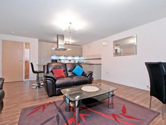 Charlotte Street, Aberdeen, AB25
