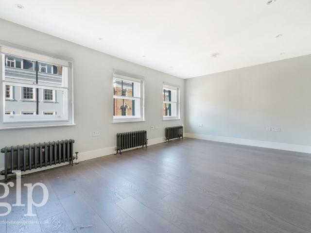 Charlotte Street, Fitzrovia W1T, 1 bed flat to rent, £2,947 pcm | PrimeLocation