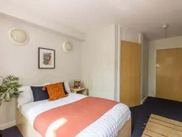 Charlotte Road 1 bed private hall to rent £346 pcm £80 pw