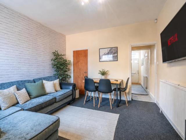 Charlotte Road, Sheffield S1 4 bed house to rent £1,900 pcm £438 pw