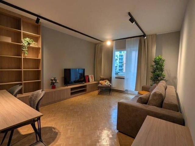 Charlottenburg: ZWEITBEZUG: voll möblierte LUXUS Apartment mit 62 m² per 15.08.26 zu VERMIETEN