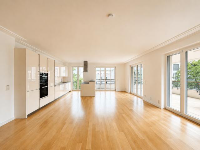 Charlottenhöfe: Luxuriöse 3 Zimmer Wohnung