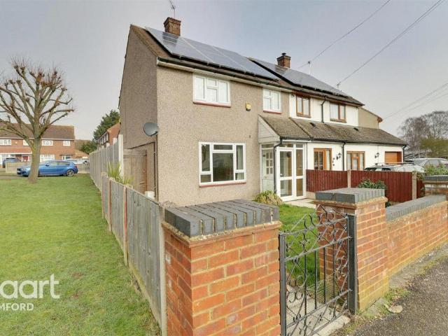 Charlbury Crescent, ROMFORD 3 bed semi detached house to rent £2,150 pcm £496 pw