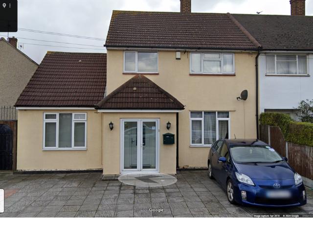 Charlbury Crescent, Romford RM3, 1 bed semi detached house to rent, £2,795 pcm | PrimeLocation