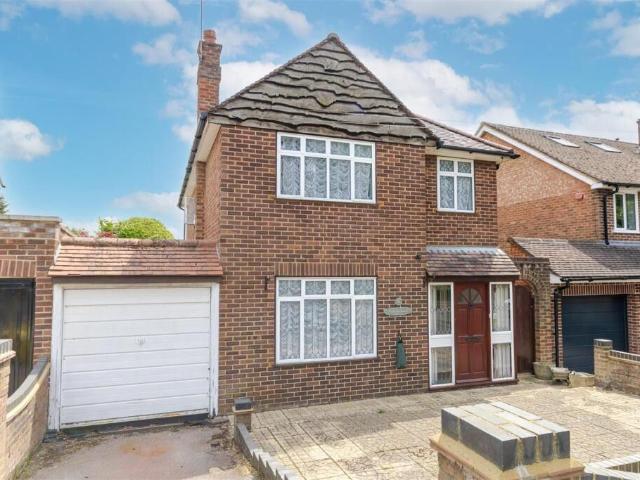 Charlbury Road, Ickenham UB10, 3 bed detached house to rent, £3,000 pcm | PrimeLocation