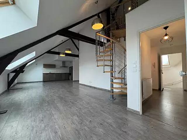Charleville Mézières 08000 Achat / Vente appartement 4 pièces t4 au dernier étage