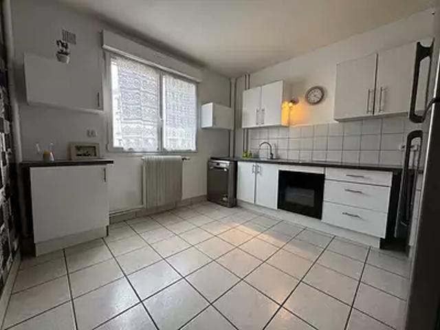Charleville Mézières 08000 Achat / Vente appartement 4 pièces t4 parking