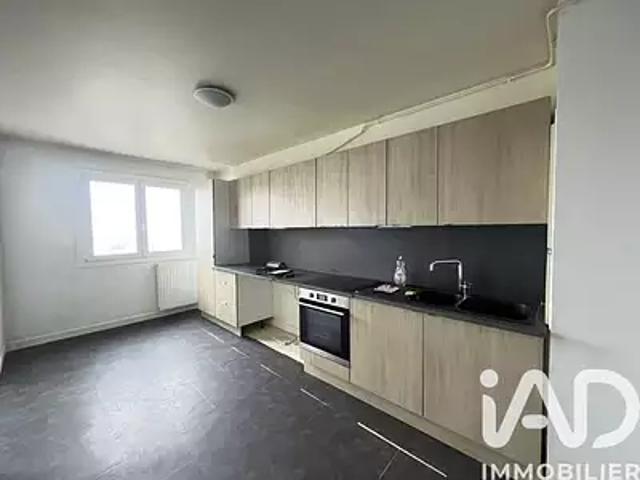 Charleville Mézières 08000 Achat / Vente appartement 3 pièces t3 au dernier étage