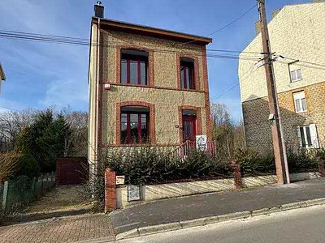 Charleville Mézières 08000 Achat / Vente maison 7 pièces t7 au dernier étage cave