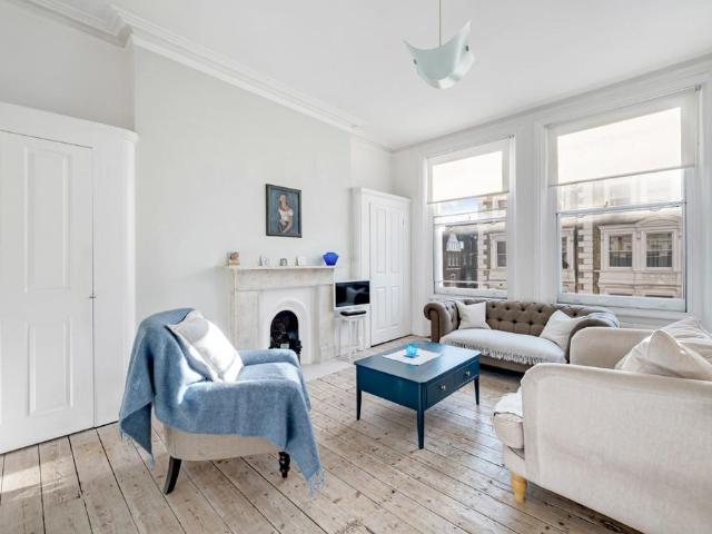 Charleville Road, London, W14 1 bed flat to rent £2,600 pcm £600 pw