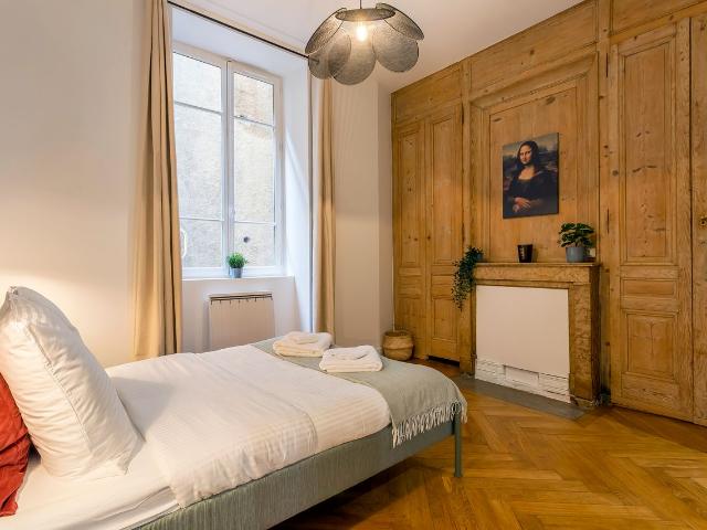 Charlemagne – Luxury Furnished Rental Lyon Center, Lyon Amsterdam Apartments for Rent