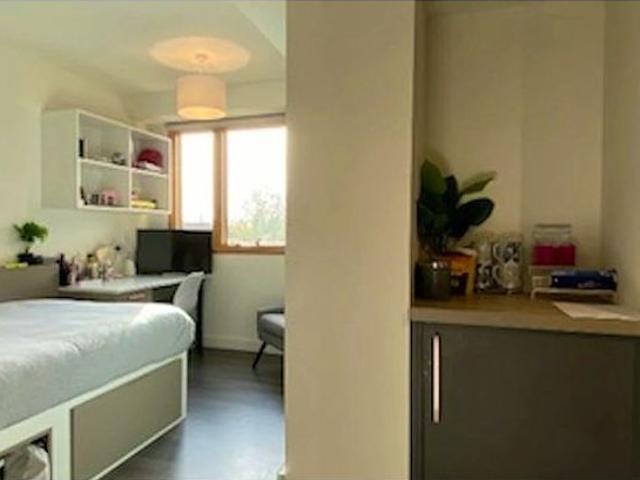 Charles Morton Court Luxury Studio