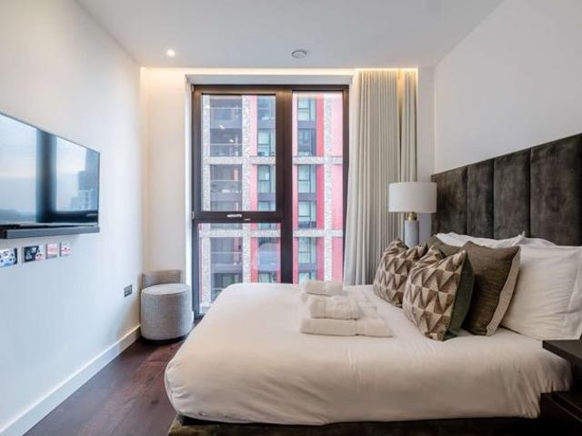 Charles Clowes Walk, London SW11, 1 bed flat to rent, £3,207 pcm | PrimeLocation