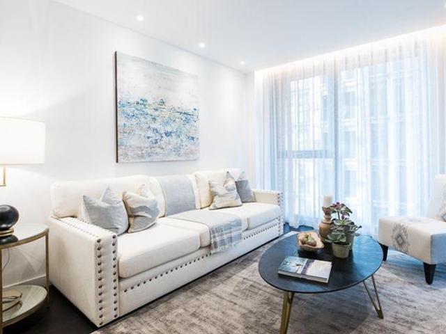Charles Clowes Walk, London SW11 2 bed apartment to rent £4,897 pcm £1,130 pw