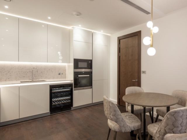 Charles Clowes Walk, London SW11 2 bed apartment to rent £5,742 pcm £1,325 pw