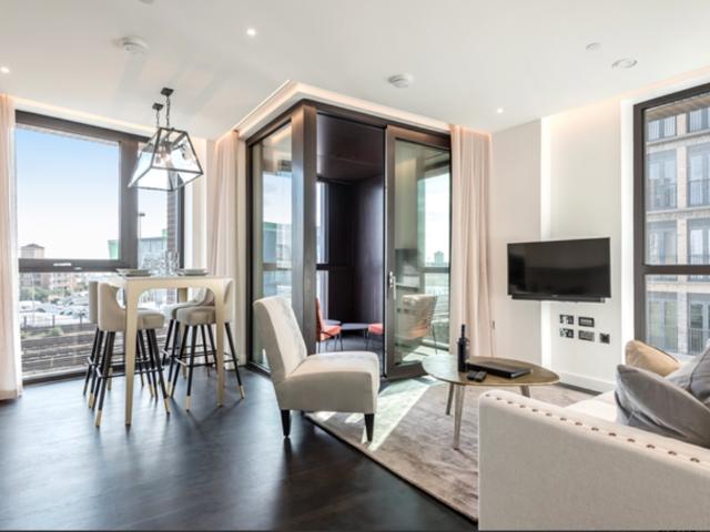 Charles Clowes Walk, London SW11, 2 bed flat to rent, £4,268 pcm | PrimeLocation