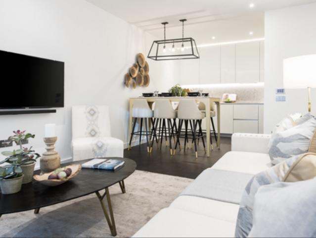 Charles Clowes Walk, London SW11 2 bed flat to rent £4,680 pcm £1,080 pw