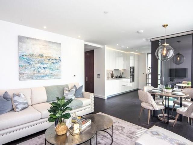 Charles Clowes Walk, London SW11 2 bed property to rent £4,680 pcm £1,080 pw