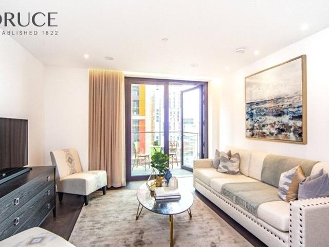 4 Charles Clowes Walk, SW11 3 bed flat to rent £6,218 pcm £1,435 pw