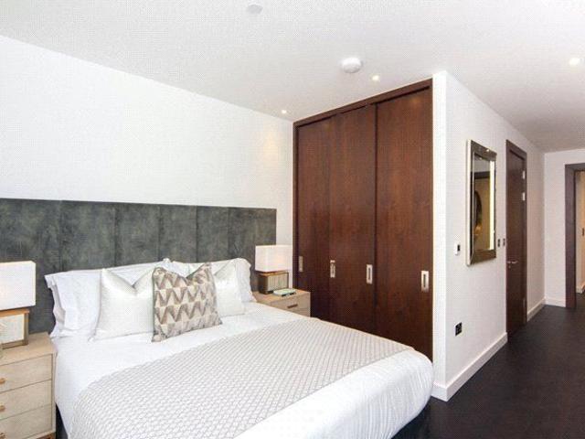 Charles Clowes Walk, Thornes House, Battersea SW11, 2 bed flat to rent, £5,590 pcm | PrimeLocation