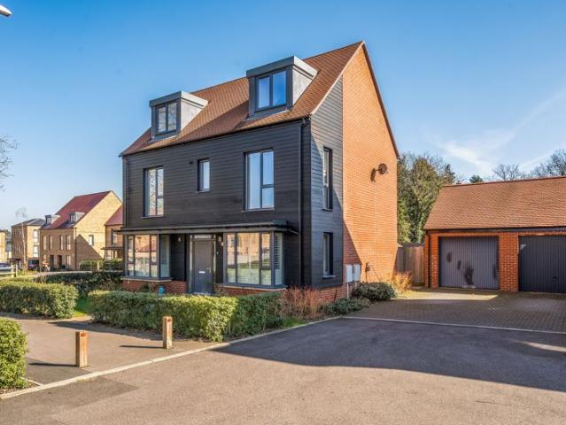 Charles Howell Drive, Coulsdon CR5, 5 bed detached house to rent, £3,500 pcm | PrimeLocation