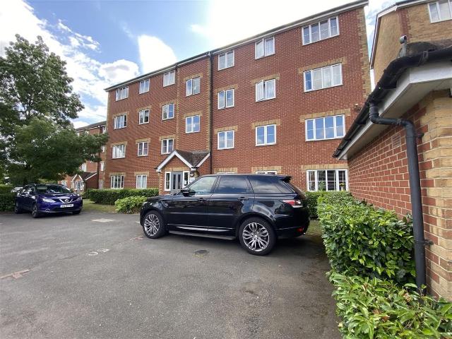Charles House, Hoddesdon EN11, 2 bed flat to rent, £1,300 pcm | PrimeLocation
