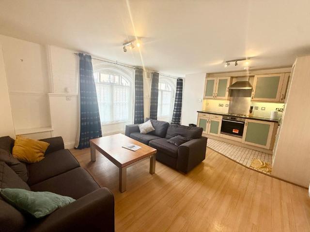 Charles House, Park Row, Nottingham. 1 bed apartment to rent £850 pcm £196 pw