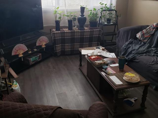 Charles Kelso Has an Apartment