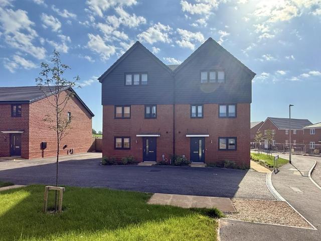 Charles Penson Mews, TF2 3 bed semi detached house to rent £1,654 pcm £382 pw